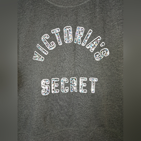 VICTORIA'S SECRET SQUIN XL SWEATER - Picture 2 of 8